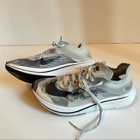 Nike Zoom Fly SP Women’s Size 12 Running Shoes Purple Floral White Black - Picture 3 of 10